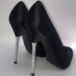 Stunning!  Stuart Weitzman Blk Satin with Crystals